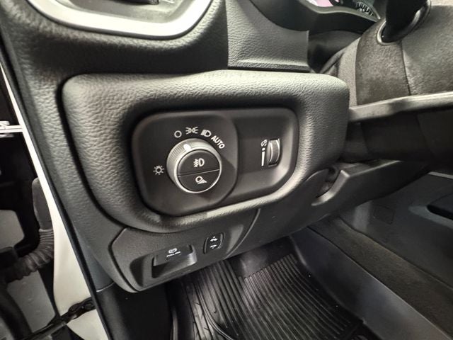 2021 RAM 1500 Big Horn/Lone Star 5.7 Liter V8 Hemi Crew Cab 4WD