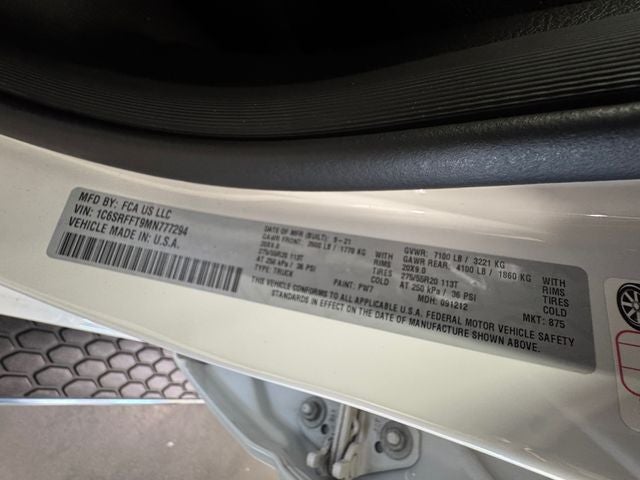 2021 RAM 1500 Big Horn/Lone Star 5.7 Liter V8 Hemi Crew Cab 4WD