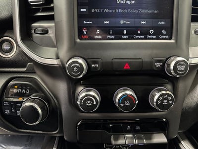 2020 RAM 1500 Big Horn/Lone Star 5.7 Liter V8 Hemi Crew Cab 4WD