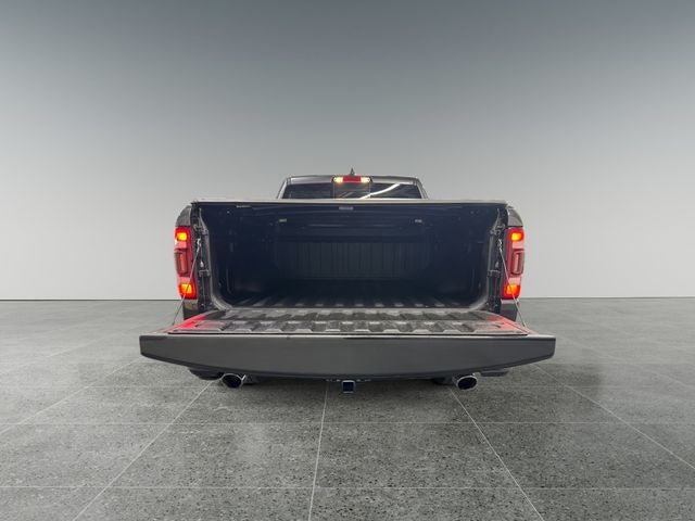 2022 RAM 1500 Laramie 5.7 Liter V8 Hemi Crew Cab 4WD