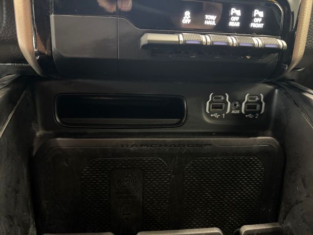 2022 RAM 1500 Laramie 5.7 Liter V8 Hemi Crew Cab 4WD