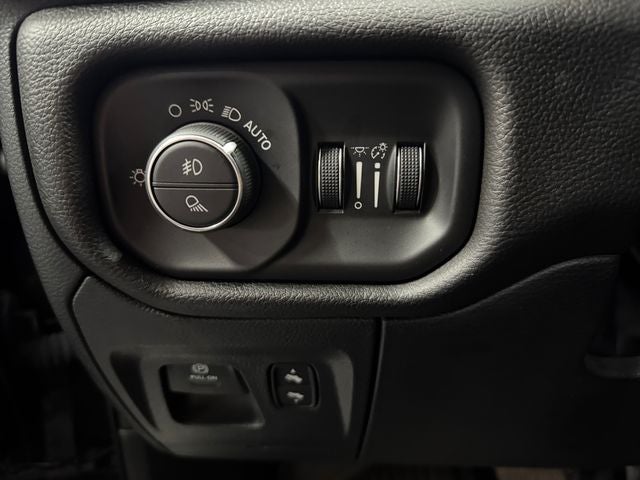 2023 RAM 1500 Laramie 5.7 Liter V8 Hemi Crew Cab 4WD