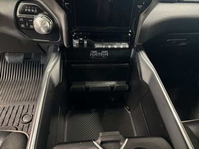 2020 RAM 1500 Laramie 5.7 Liter V8 Hemi Crew Cab 4WD