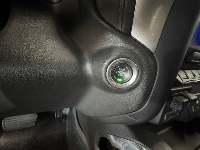 2019 Chevrolet Silverado 1500 RST 5.3 Liter V8 ecoTec3 Double Cab 4WD