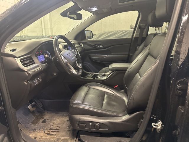 2022 GMC Acadia SLT 2.0 Liter Turbocharged AWD