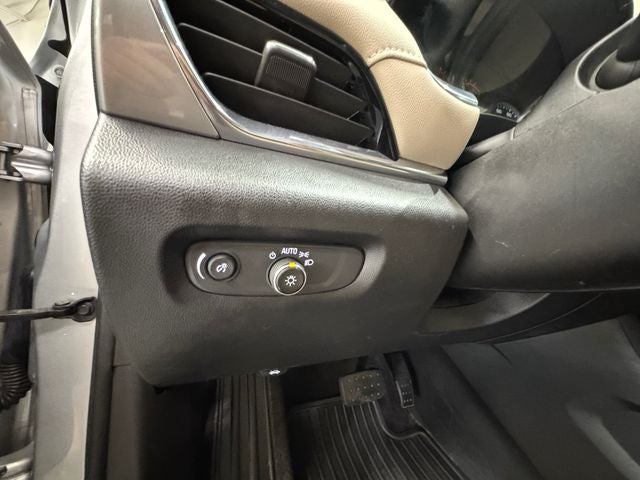 2022 Chevrolet Traverse LS 3.6 Liter V6 AWD 3rd Row Seating