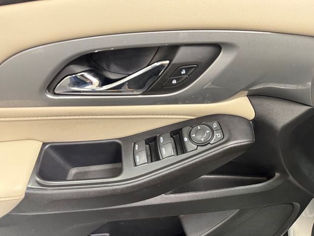 2022 Chevrolet Traverse LS 3.6 Liter V6 AWD 3rd Row Seating