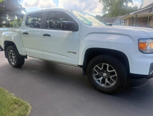 2022 GMC Canyon AT4 w/Cloth 3.6 Liter V6 Crew Cab 4WD