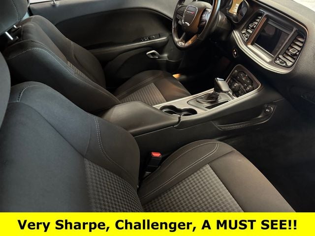 2022 Dodge Challenger SXT 3.6 Liter V6 2D Coupe RWD Automatic