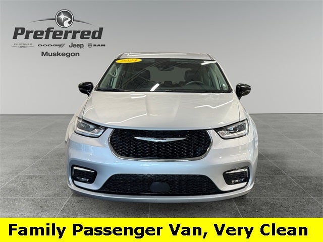 2024 Chrysler Pacifica Touring L 3.6 Liter V6 7 Passenger 3rd Row Seating