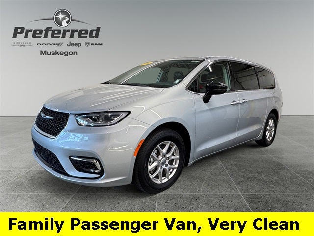 2024 Chrysler Pacifica Touring L 3.6 Liter V6 7 Passenger 3rd Row Seating