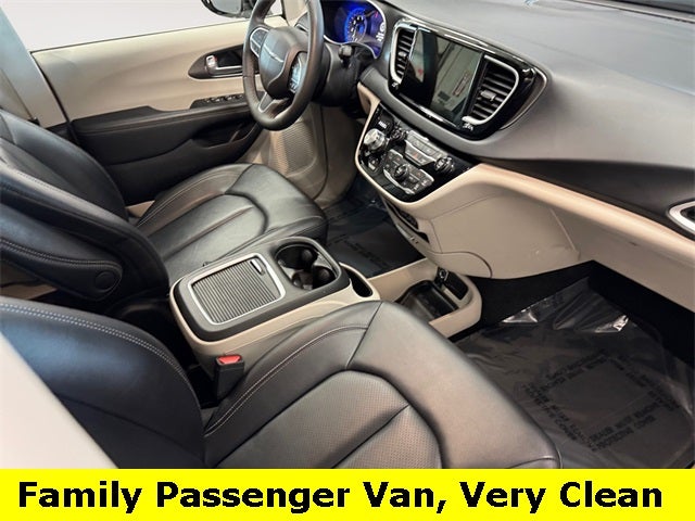 2024 Chrysler Pacifica Touring L 3.6 Liter V6 7 Passenger 3rd Row Seating