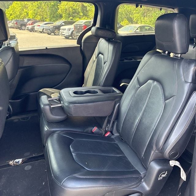 2020 Chrysler Pacifica Touring L 3.6 Liter V6 7 Passenger 3rd Row Seating