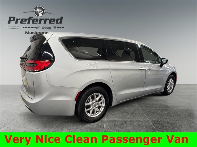 2024 Chrysler Pacifica Touring L 3.6 Liter V6 7 Passenger 3rd Row Seating