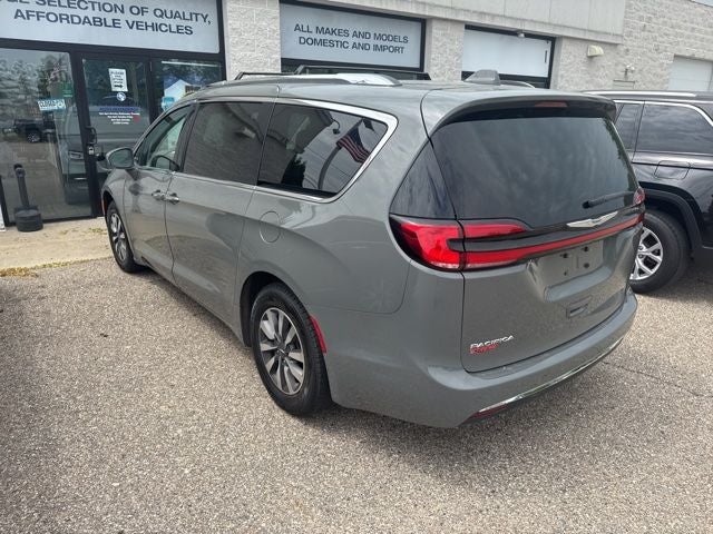 2021 Chrysler Pacifica Touring L 3.6 Liter V6 7 Passenger 3rd Row Seating
