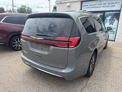 2021 Chrysler Pacifica Touring L 3.6 Liter V6 7 Passenger 3rd Row Seating