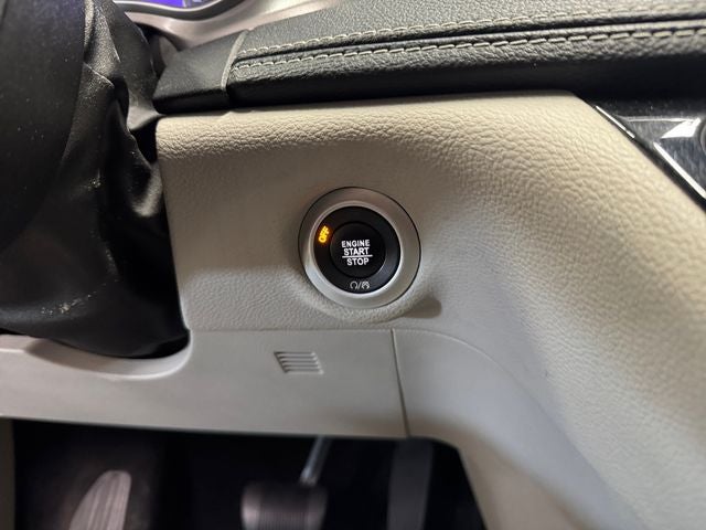 2021 Chrysler Pacifica Touring L 3.6 Liter V6 7 Passenger 3rd Row Seating