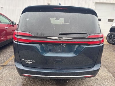 2022 Chrysler Pacifica Touring L 3.6 Liter V6 7 Passenger 3rd Row Seating