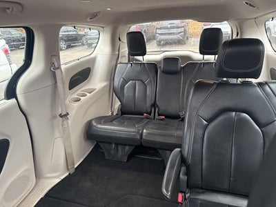 2022 Chrysler Pacifica Touring L 3.6 Liter V6 7 Passenger 3rd Row Seating