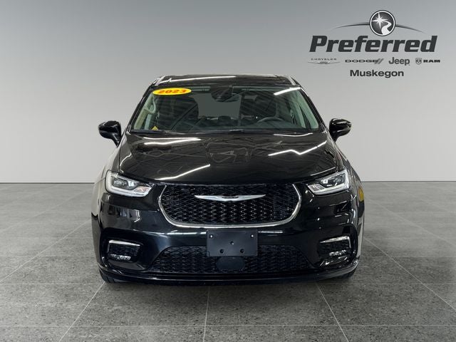 2023 Chrysler Pacifica Touring L 3.6 Liter V6 7 Passenger 3rd Row Seating