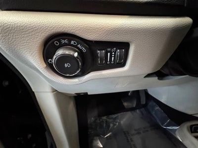 2023 Chrysler Pacifica Touring L 3.6 Liter V6 7 Passenger 3rd Row Seating