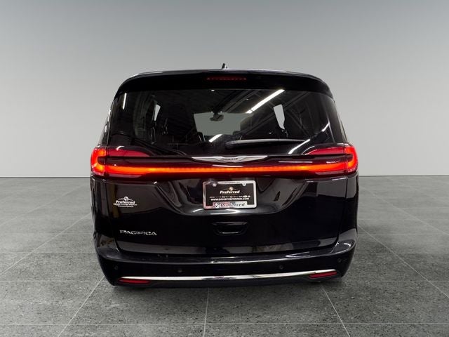 2023 Chrysler Pacifica Touring L 3.6 Liter V6 7 Passenger 3rd Row Seating