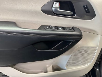 2023 Chrysler Pacifica Touring L 3.6 Liter V6 7 Passenger 3rd Row Seating