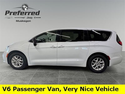 2024 Chrysler Pacifica Touring L 3.6 Liter V6 7 Passenger 3rd Row Seating