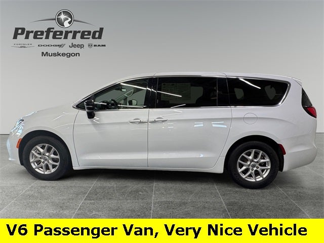 2024 Chrysler Pacifica Touring L 3.6 Liter V6 7 Passenger 3rd Row Seating