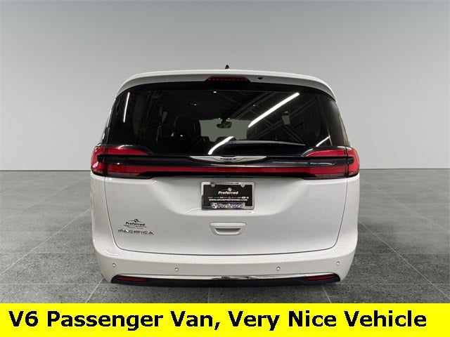 2024 Chrysler Pacifica Touring L 3.6 Liter V6 7 Passenger 3rd Row Seating