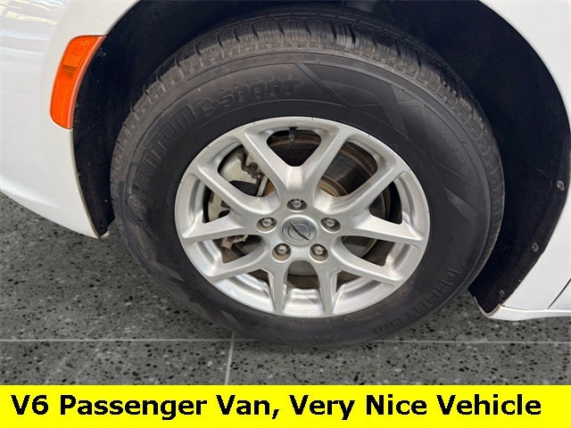 2024 Chrysler Pacifica Touring L 3.6 Liter V6 7 Passenger 3rd Row Seating