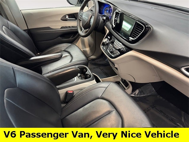 2024 Chrysler Pacifica Touring L 3.6 Liter V6 7 Passenger 3rd Row Seating