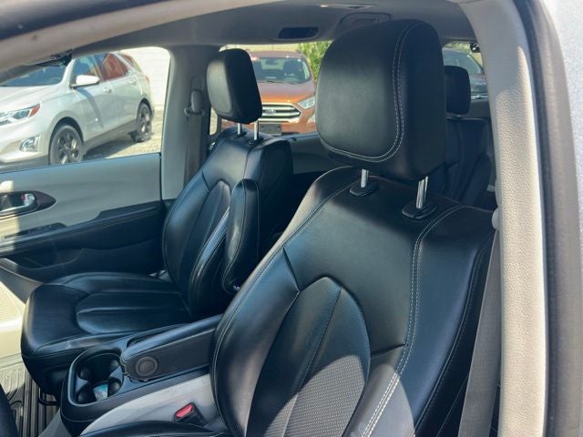 2021 Chrysler Voyager LXI 3.6 Liter V6 7 Passenger 3rd Row Seating