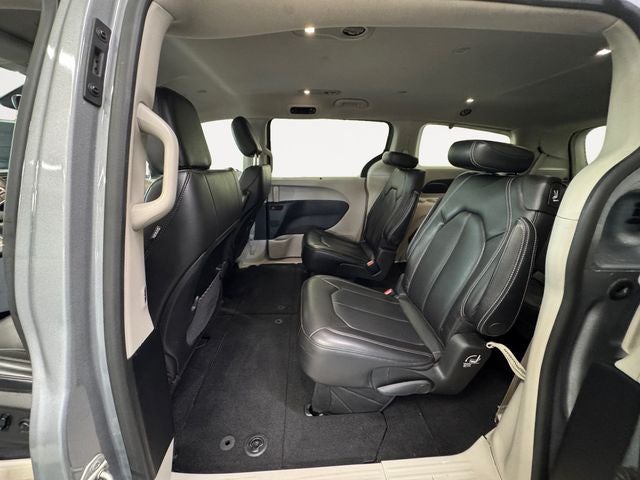 2021 Chrysler Voyager LXI 3.6 Liter V6 7 Passenger 3rd Row Seating