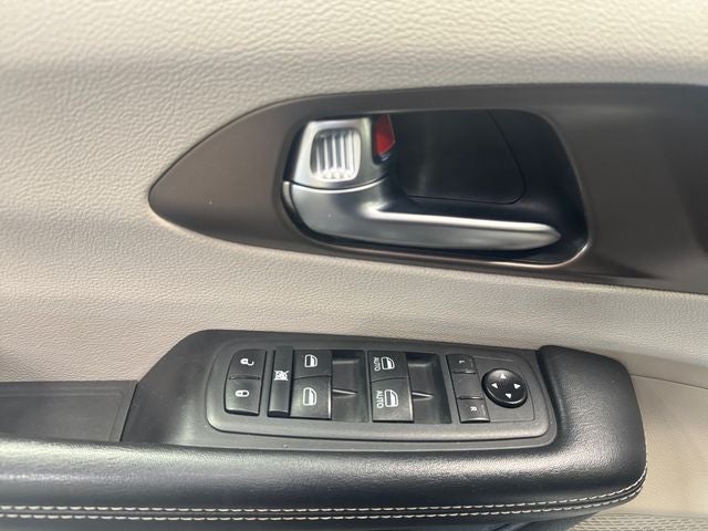 2021 Chrysler Voyager LXI 3.6 Liter V6 7 Passenger 3rd Row Seating