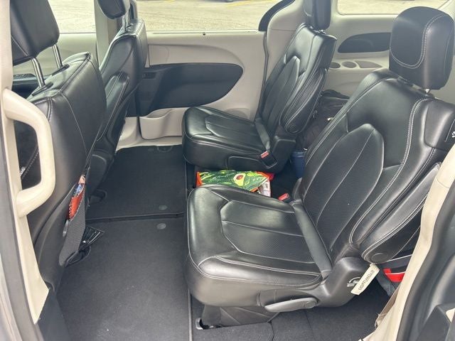 2021 Chrysler Voyager LXI 3.6 Liter V6 7 Passenger 3rd Row Seating