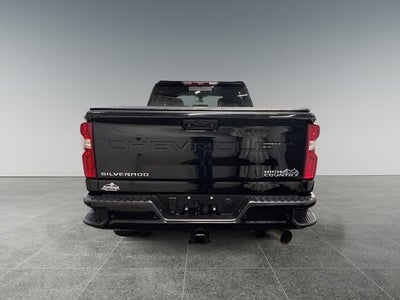 2022 Chevrolet Silverado 2500HD High Country 6.6 Liter V8 Turbodiesel Crew Cab 4WD