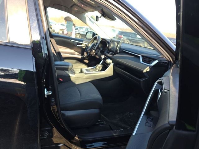 2020 Toyota RAV4 XLE 2.5 Liter AWD