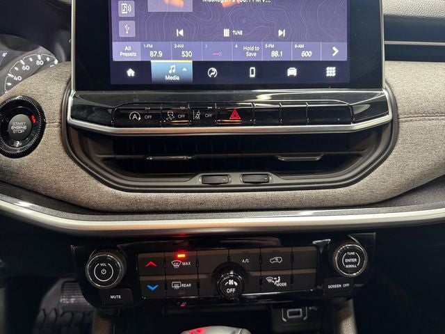 2023 Jeep Compass Latitude Lux 2.0 Liter 4WD