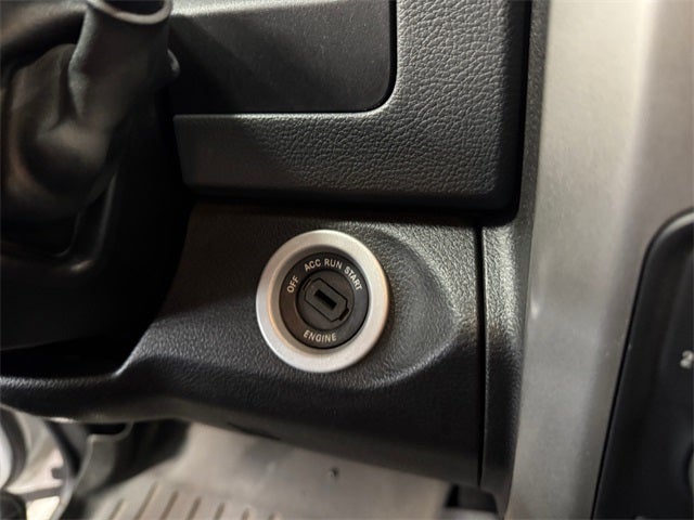 2018 RAM 2500 SLT 5.7 Liter V8 Hemi Crew Cab 4WD