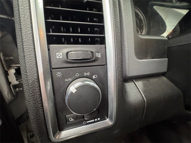 2018 RAM 2500 SLT 5.7 Liter V8 Hemi Crew Cab 4WD