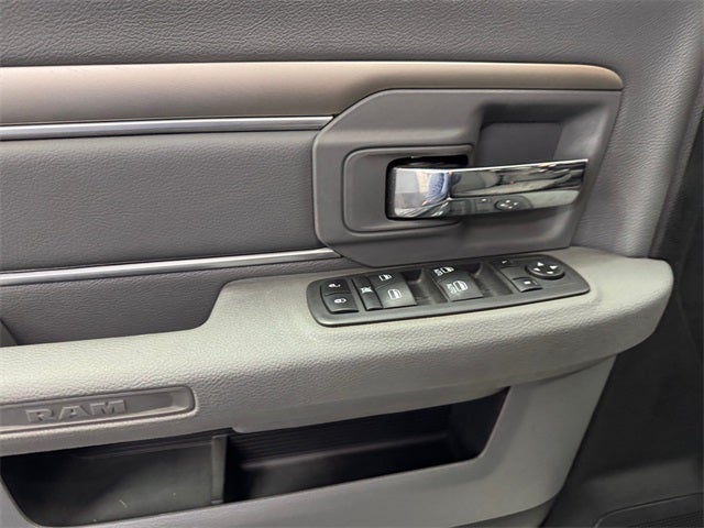 2018 RAM 2500 SLT 5.7 Liter V8 Hemi Crew Cab 4WD