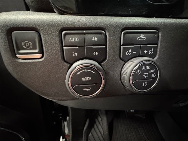 2022 Chevrolet Silverado 1500 LT Trail Boss 5.3 Liter V8 EcoTec3 Crew Cab 4WD