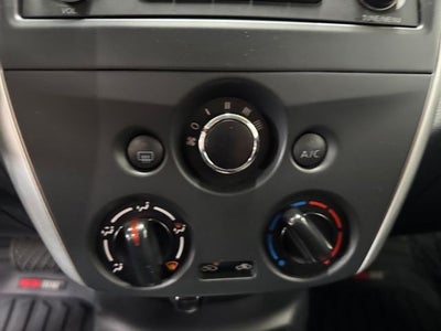 2015 Nissan Versa 1.6 SV Sedan Automatic