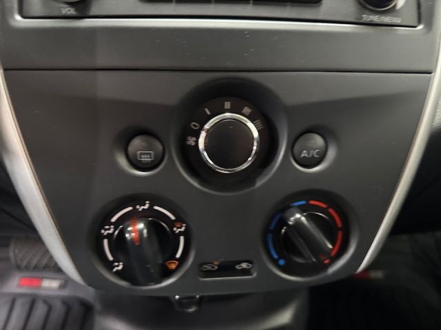 2015 Nissan Versa 1.6 SV Sedan Automatic