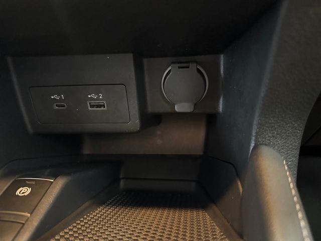 2024 Nissan Kicks SR 1.6 Liter FWD Automatic