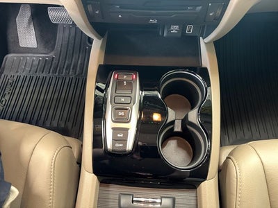 2022 Honda Pilot Touring 3.5 Liter V6 AWD 8 Passenger