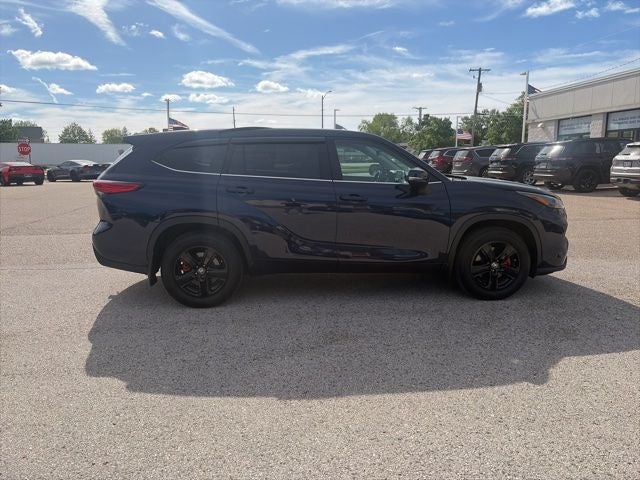 2022 Toyota Highlander LE 3.5 Liter V6 AWD 3rd Row Seating