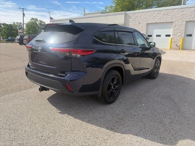 2022 Toyota Highlander LE 3.5 Liter V6 AWD 3rd Row Seating