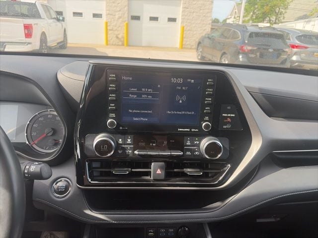 2022 Toyota Highlander LE 3.5 Liter V6 AWD 3rd Row Seating